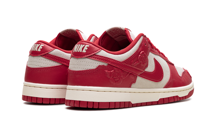 NIKE DUNK LOW RED ROSES (WOMEN&