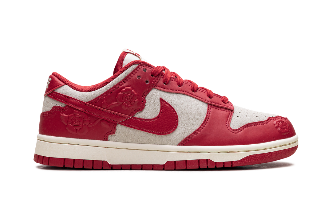 NIKE DUNK LOW RED ROSES (WOMEN&