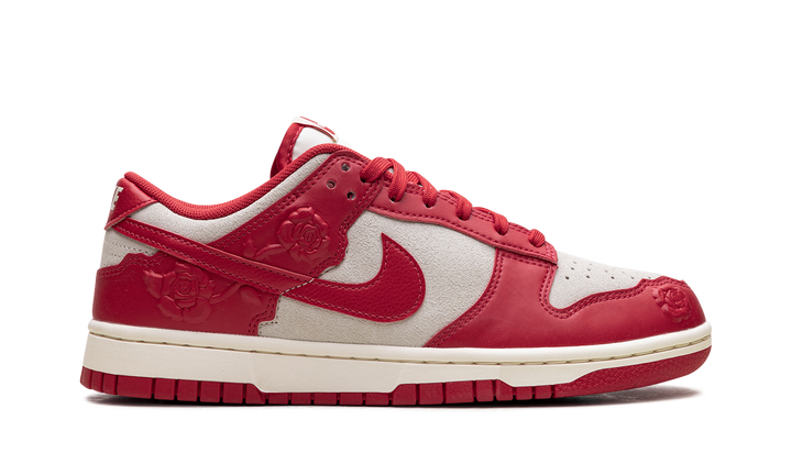 NIKE DUNK LOW RED ROSES (WOMEN&