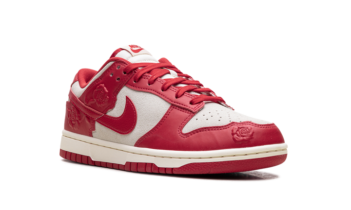 NIKE DUNK LOW RED ROSES (WOMEN&