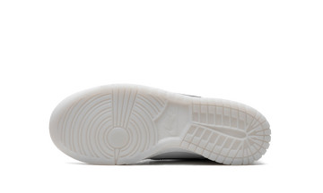 NIKE DUNK LOW REFLECTIVE SWOOSH GS — Stock