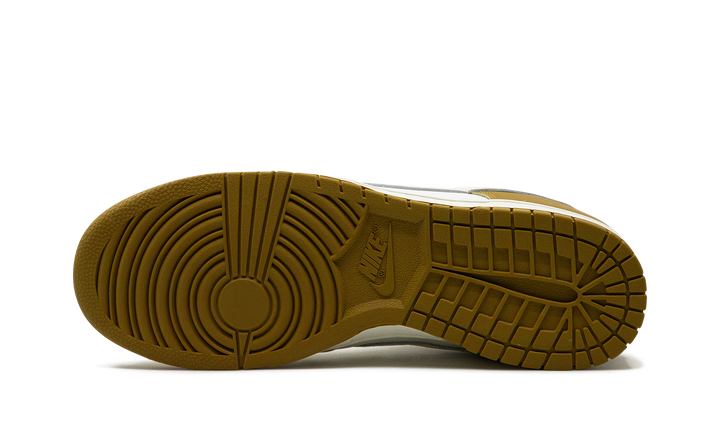 NIKE DUNK LOW RETRO BRONZINE — Stock 