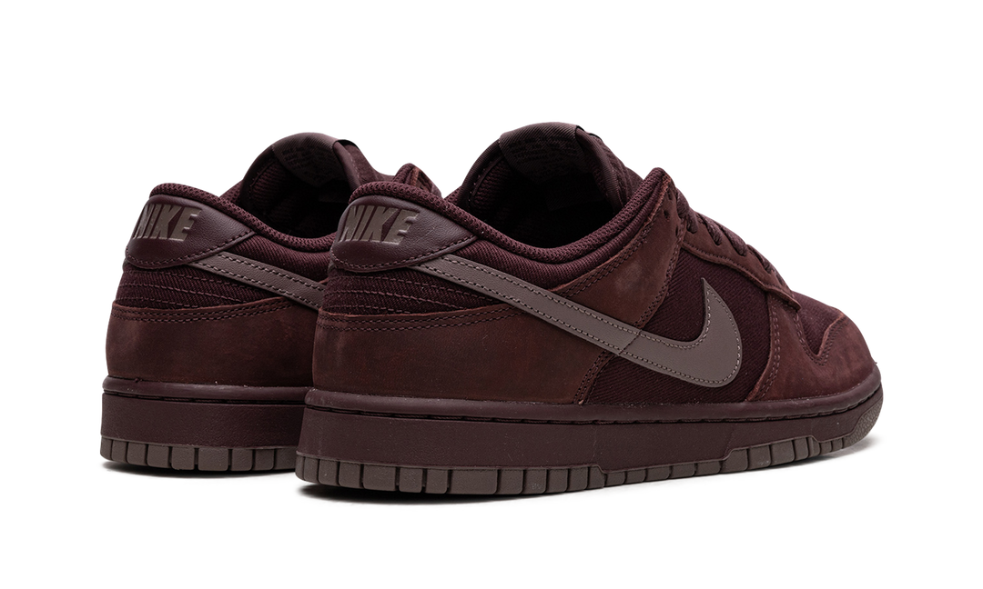NIKE DUNK LOW RETRO PREMIUM BURGUNDY CRUSH