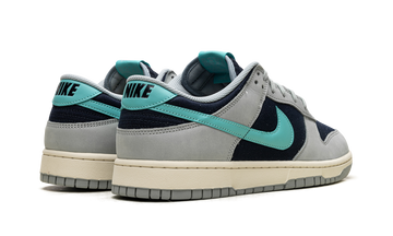 NIKE DUNK LOW RETRO PREMIUM LIGHT PUMICE GREEN FROST — Stock
