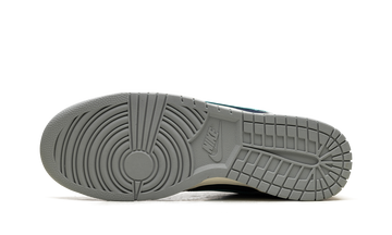 NIKE DUNK LOW RETRO PREMIUM LIGHT PUMICE GREEN FROST — Stock