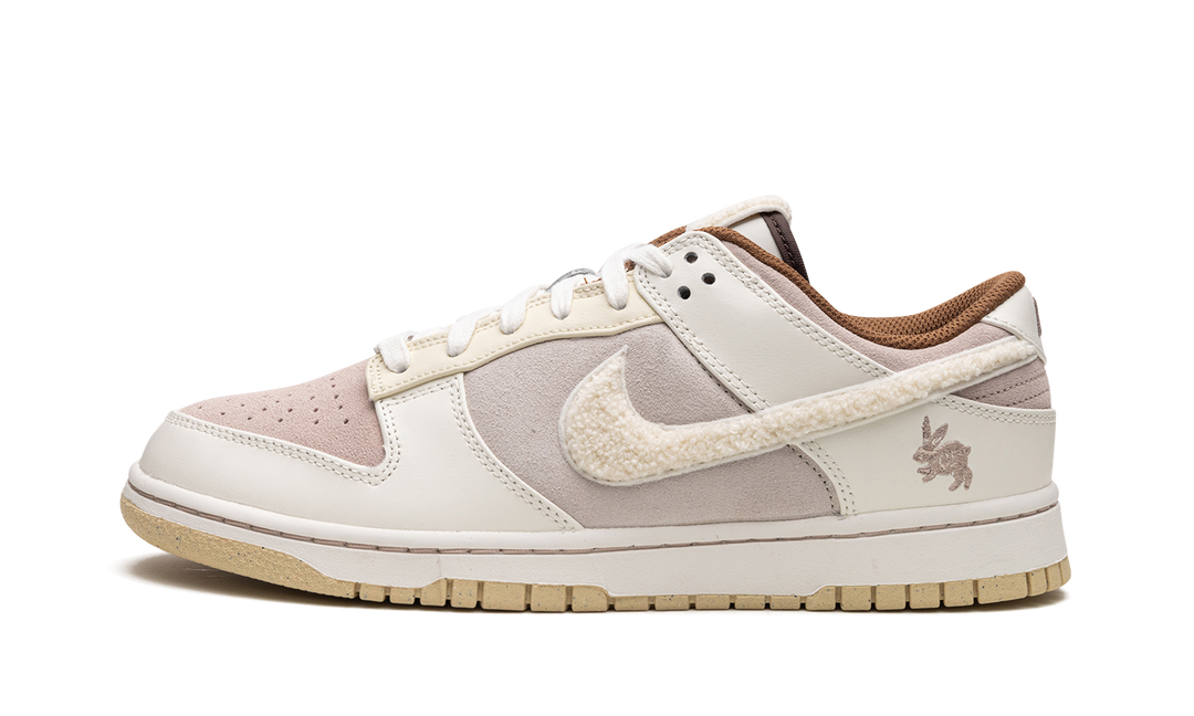 NIKE DUNK LOW RETRO PRM YEAR OF THE RABBIT MOCHA BROWN — Stock 
