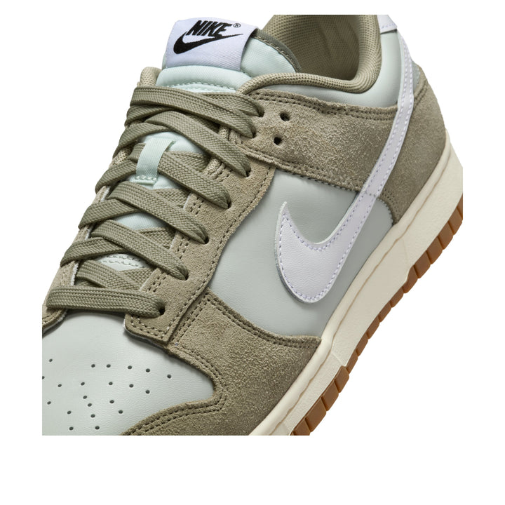 NIKE DUNK LOW RETRO SE LIGHT SILVER LIGHT ARMY SAIL WHITE