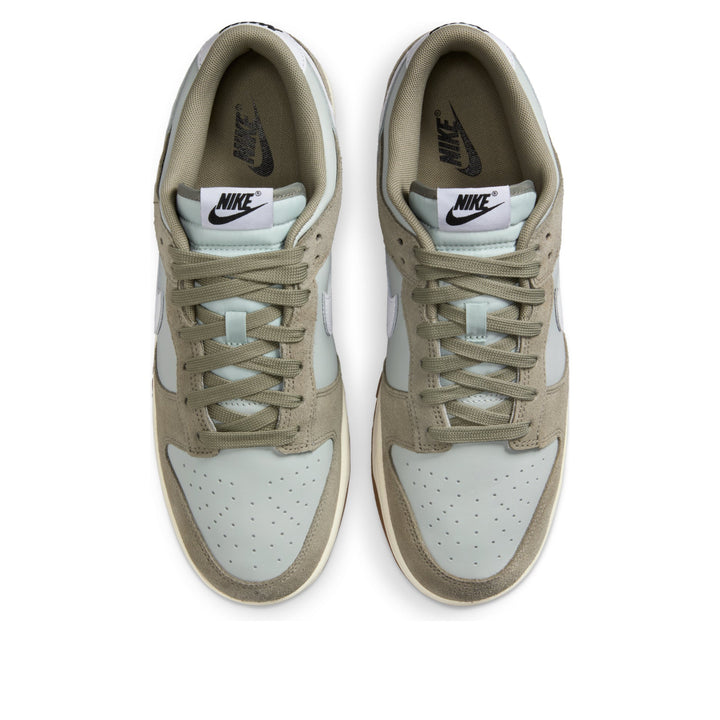 NIKE DUNK LOW RETRO SE LIGHT SILVER LIGHT ARMY SAIL WHITE