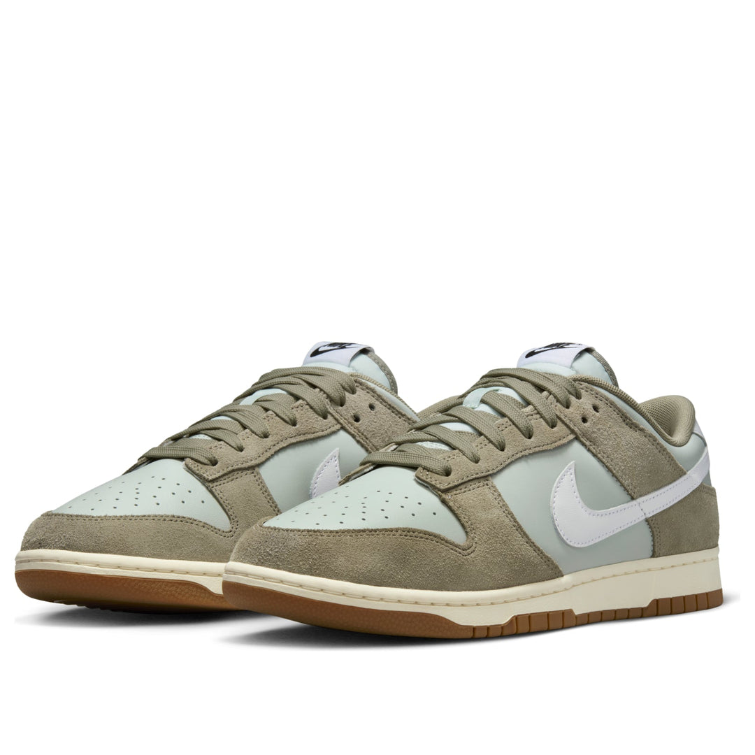 NIKE DUNK LOW RETRO SE LIGHT SILVER LIGHT ARMY SAIL WHITE