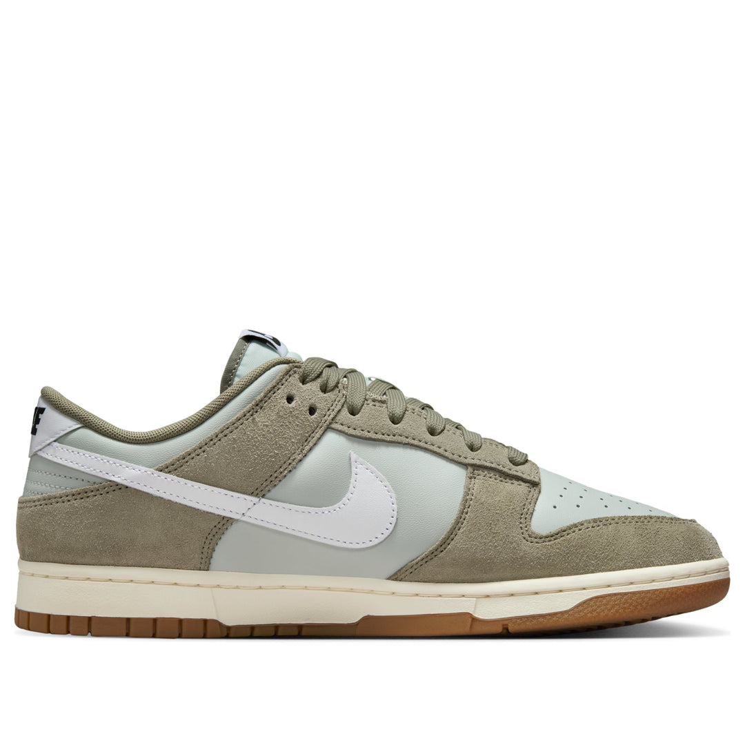 NIKE DUNK LOW RETRO SE LIGHT SILVER LIGHT ARMY SAIL WHITE