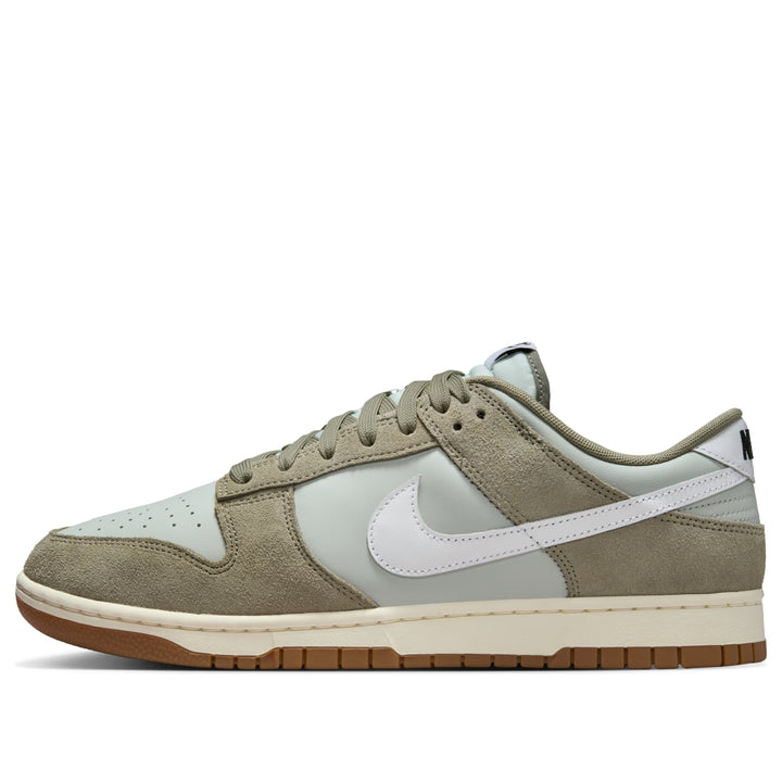 NIKE DUNK LOW RETRO SE LIGHT SILVER LIGHT ARMY SAIL WHITE