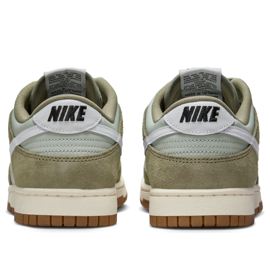 NIKE DUNK LOW RETRO SE LIGHT SILVER LIGHT ARMY SAIL WHITE