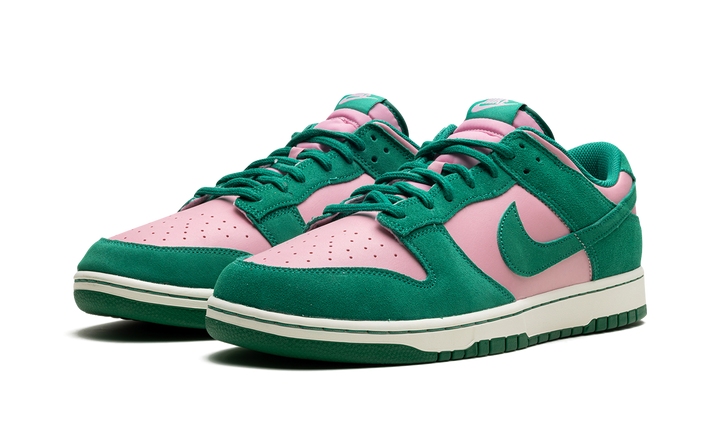 NIKE DUNK LOW RETRO SE MEDIUM SOFT PINK MALACHITE