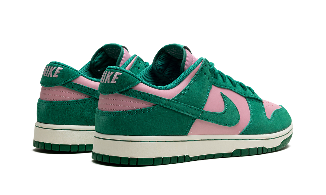 NIKE DUNK LOW RETRO SE MEDIUM SOFT PINK MALACHITE