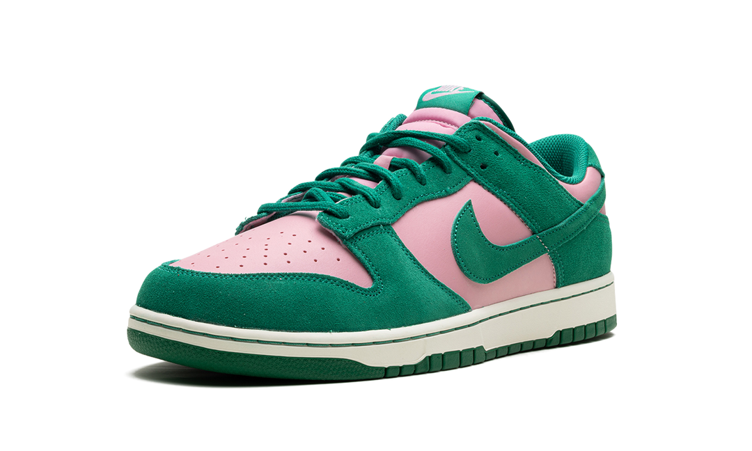 NIKE DUNK LOW RETRO SE MEDIUM SOFT PINK MALACHITE