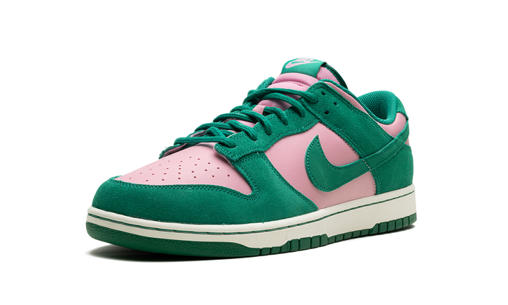 NIKE DUNK LOW RETRO SE MEDIUM SOFT PINK MALACHITE