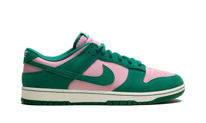 NIKE DUNK LOW RETRO SE MEDIUM SOFT PINK MALACHITE