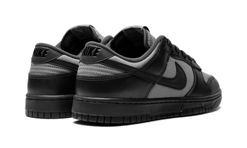 NIKE DUNK LOW RETRO SE OFF NOIR SMOKE GREY — Stock