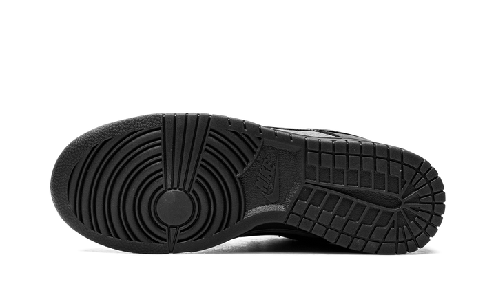 NIKE DUNK LOW RETRO SE OFF NOIR SMOKE GREY