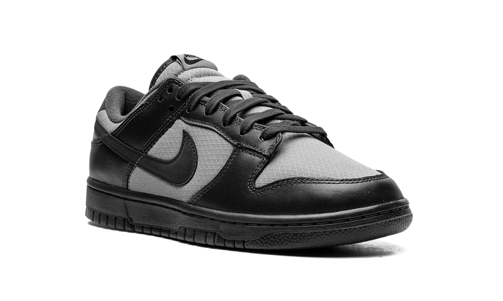 NIKE DUNK LOW RETRO SE OFF NOIR SMOKE GREY