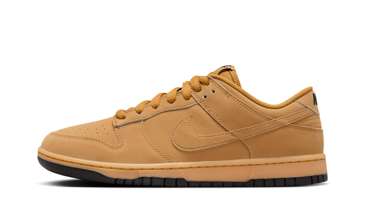 NIKE DUNK LOW RETRO SE WHEAT GUM