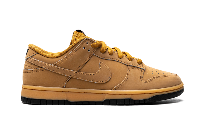NIKE DUNK LOW RETRO SE WHEAT GUM