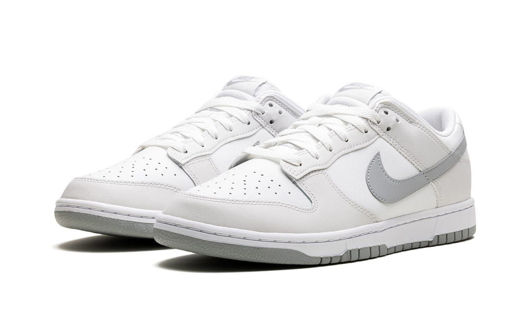 NIKE DUNK LOW RETRO SUMMIT WHITE LIGHT SMOKE GREY