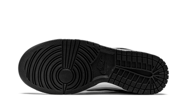 NIKE DUNK LOW RETRO WHITE BLACK PANDA — Stock