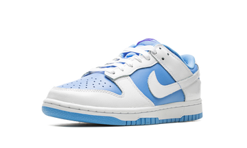 NIKE DUNK LOW REVERSE UNC WOMENS — Stock