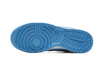 NIKE DUNK LOW REVERSE UNC WOMENS — Stock