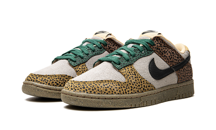 NIKE DUNK LOW SAFARI GOLDEN MOSS — Stock 