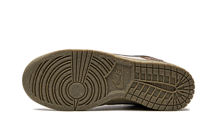 NIKE DUNK LOW SAFARI GOLDEN MOSS — Stock 