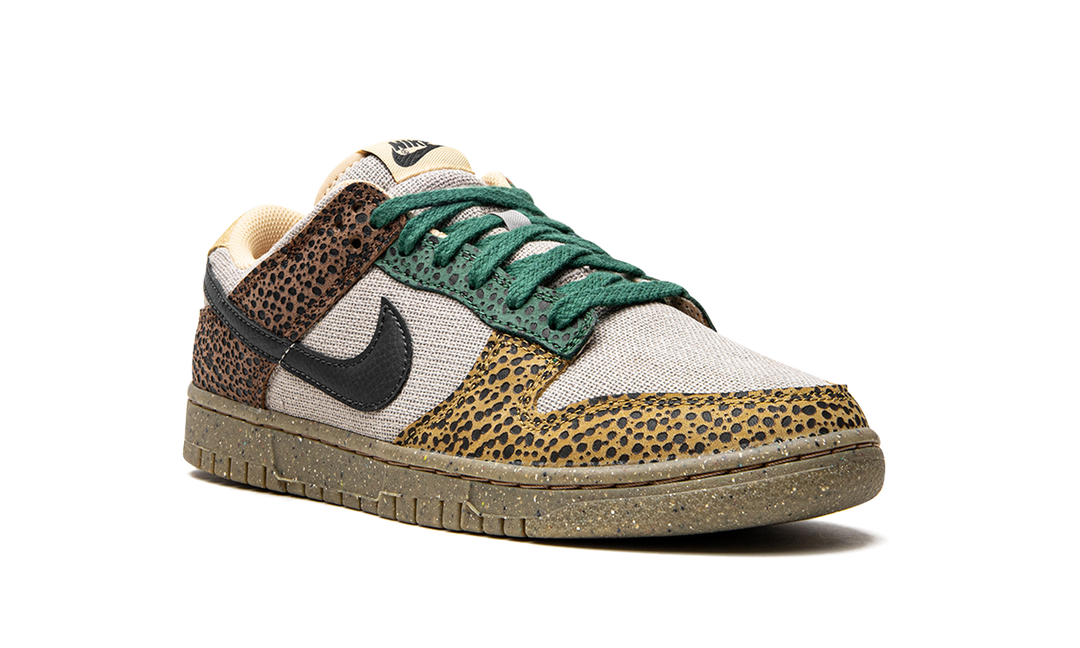 NIKE DUNK LOW SAFARI GOLDEN MOSS — Stock 