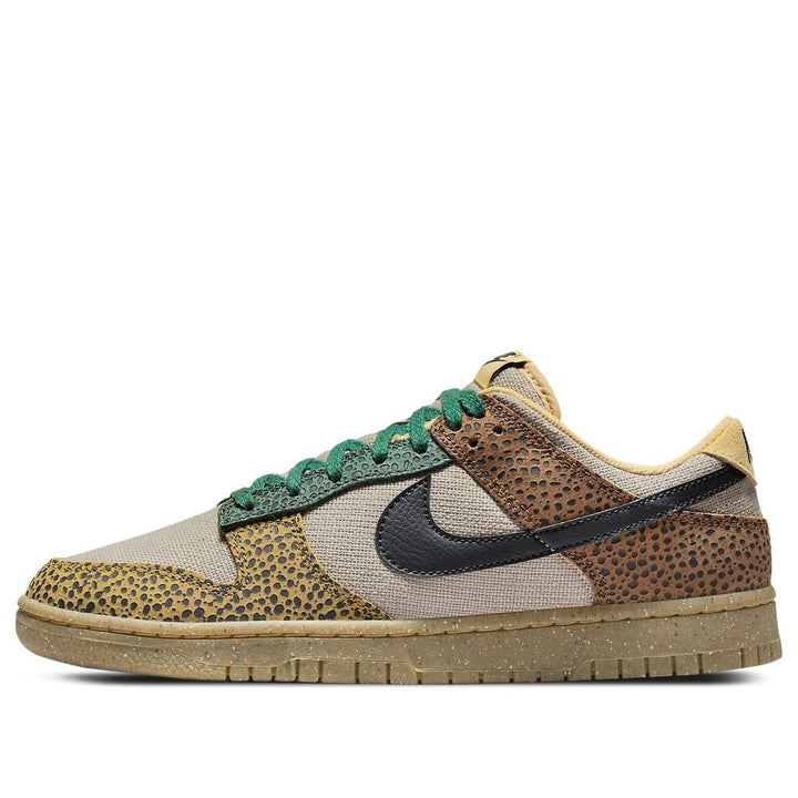 NIKE DUNK LOW SAFARI GOLDEN MOSS — Stock 