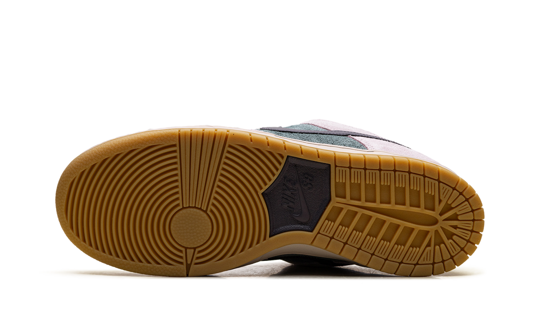 NIKE DUNK LOW SB &