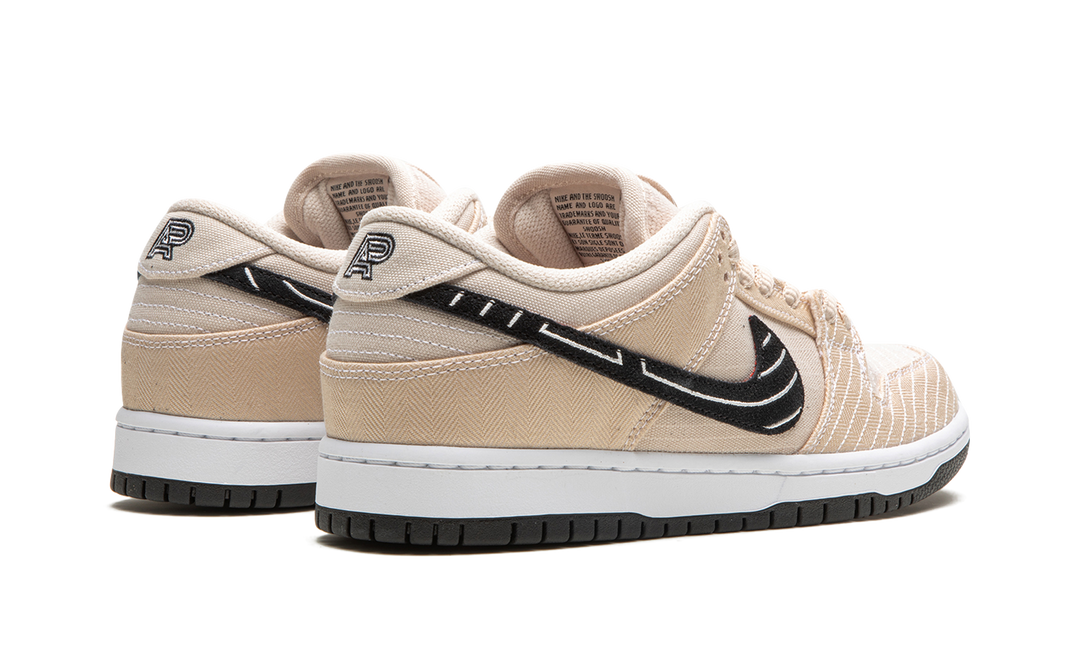 NIKE DUNK LOW SB X ALBINO PRETO PEARL WHITE