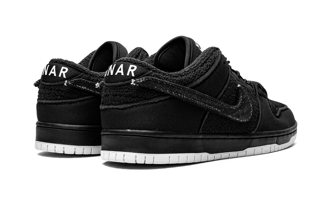 NIKE DUNK LOW SB X GNARHUNTERS