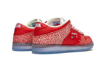 NIKE DUNK LOW SB X STINGWATER MAGIC MUSHROOM — Stock