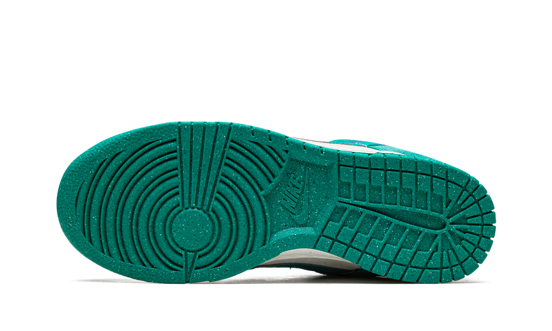 NIKE DUNK LOW SE 85 BONE GREEN WOMENS