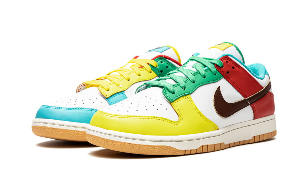 NIKE DUNK LOW SE FREE 99 WHITE