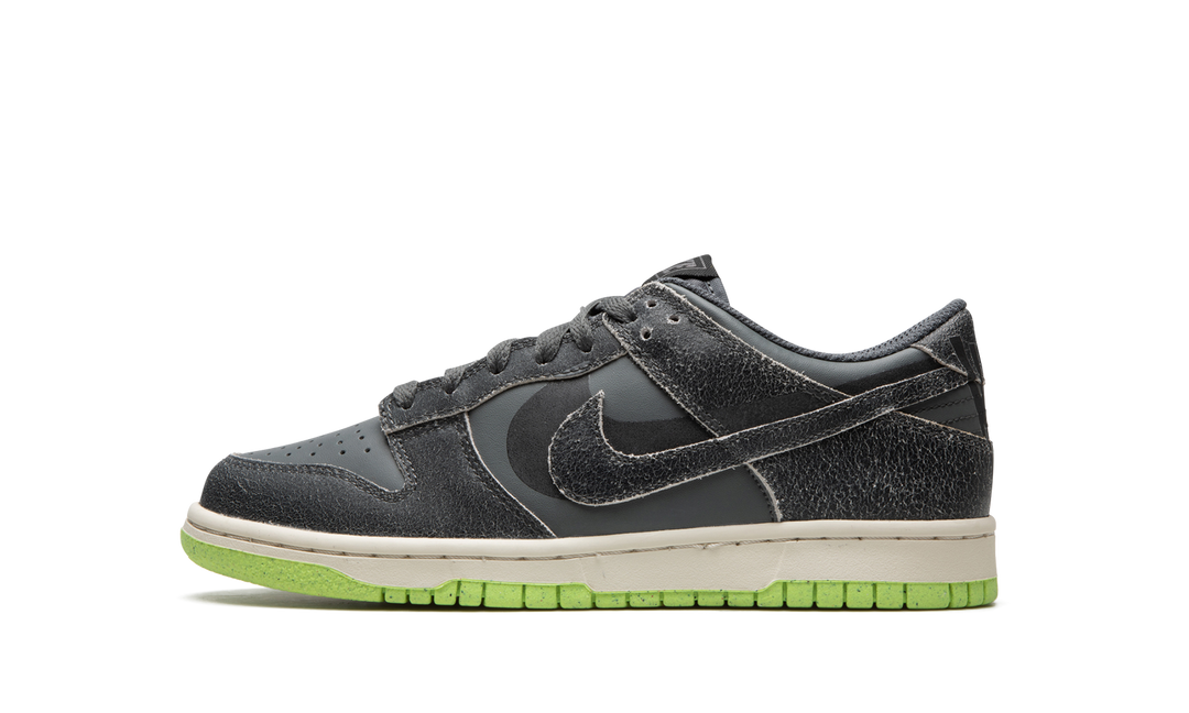 NIKE DUNK LOW SE IRON GREY SCREAM GREEN GS