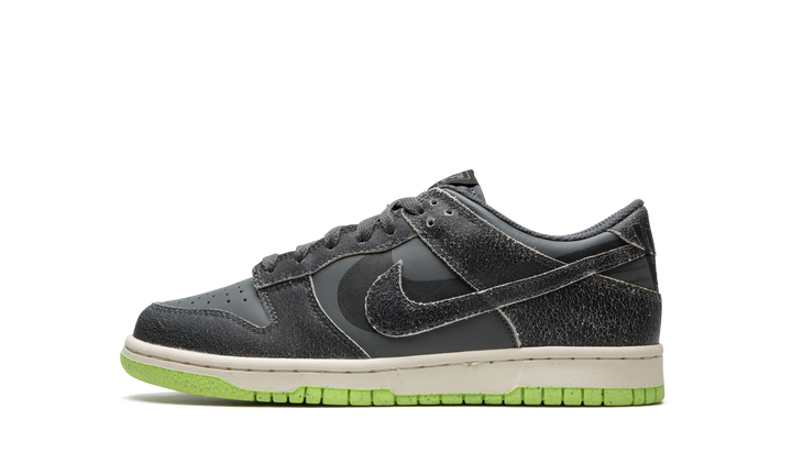 NIKE DUNK LOW SE IRON GREY SCREAM GREEN GS