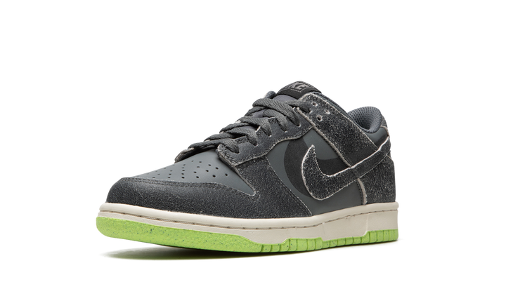 NIKE DUNK LOW SE IRON GREY SCREAM GREEN GS