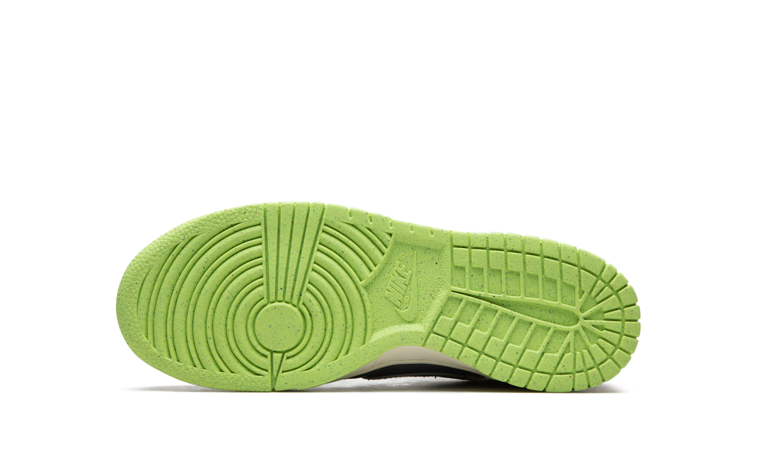 NIKE DUNK LOW SE IRON GREY SCREAM GREEN GS