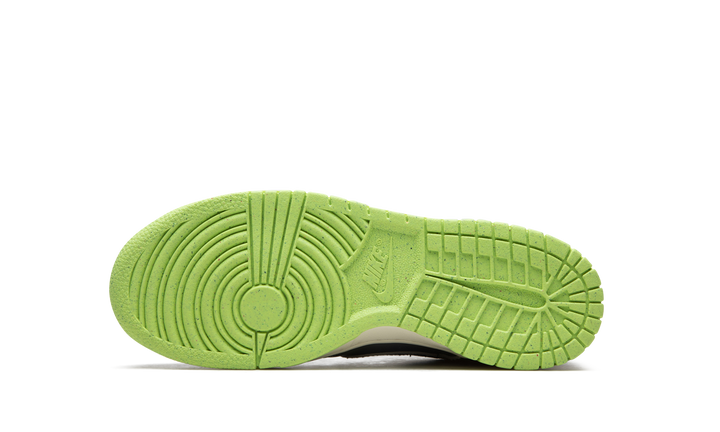 NIKE DUNK LOW SE IRON GREY SCREAM GREEN GS