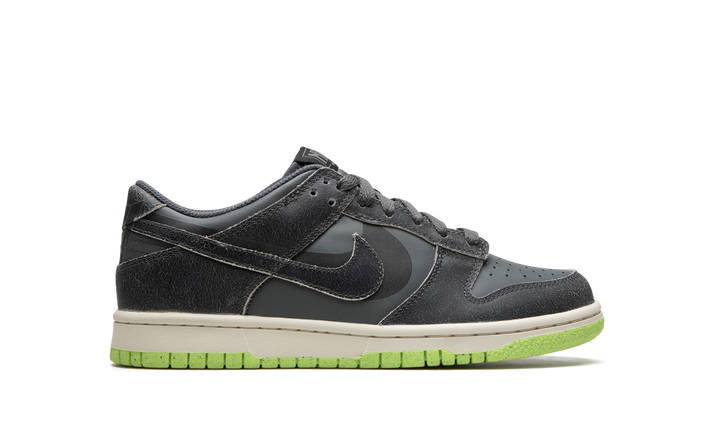 NIKE DUNK LOW SE IRON GREY SCREAM GREEN GS