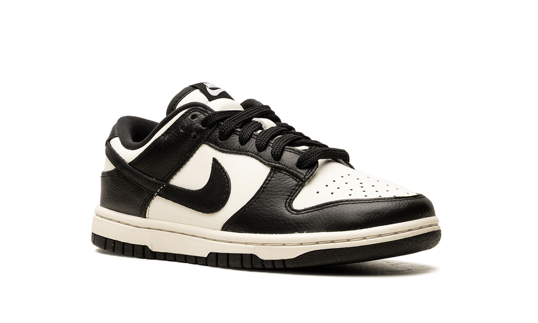 NIKE DUNK LOW SE PANDA CHERRY CHARM WOMENS