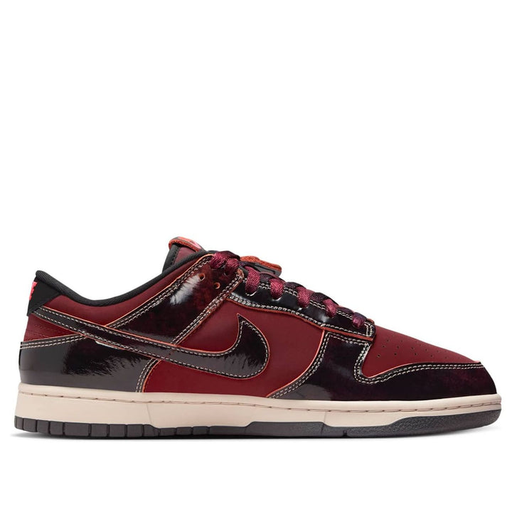 NIKE DUNK LOW SE RED PANDA
