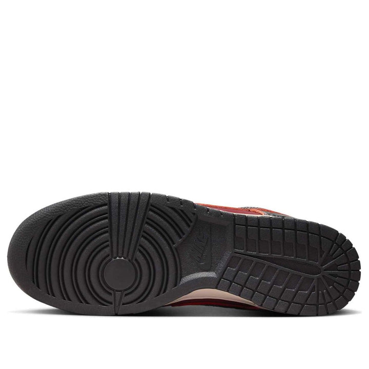 NIKE DUNK LOW SE RED PANDA