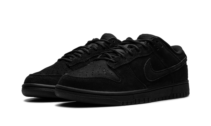 NIKE DUNK LOW SE TRIPLE BLACK